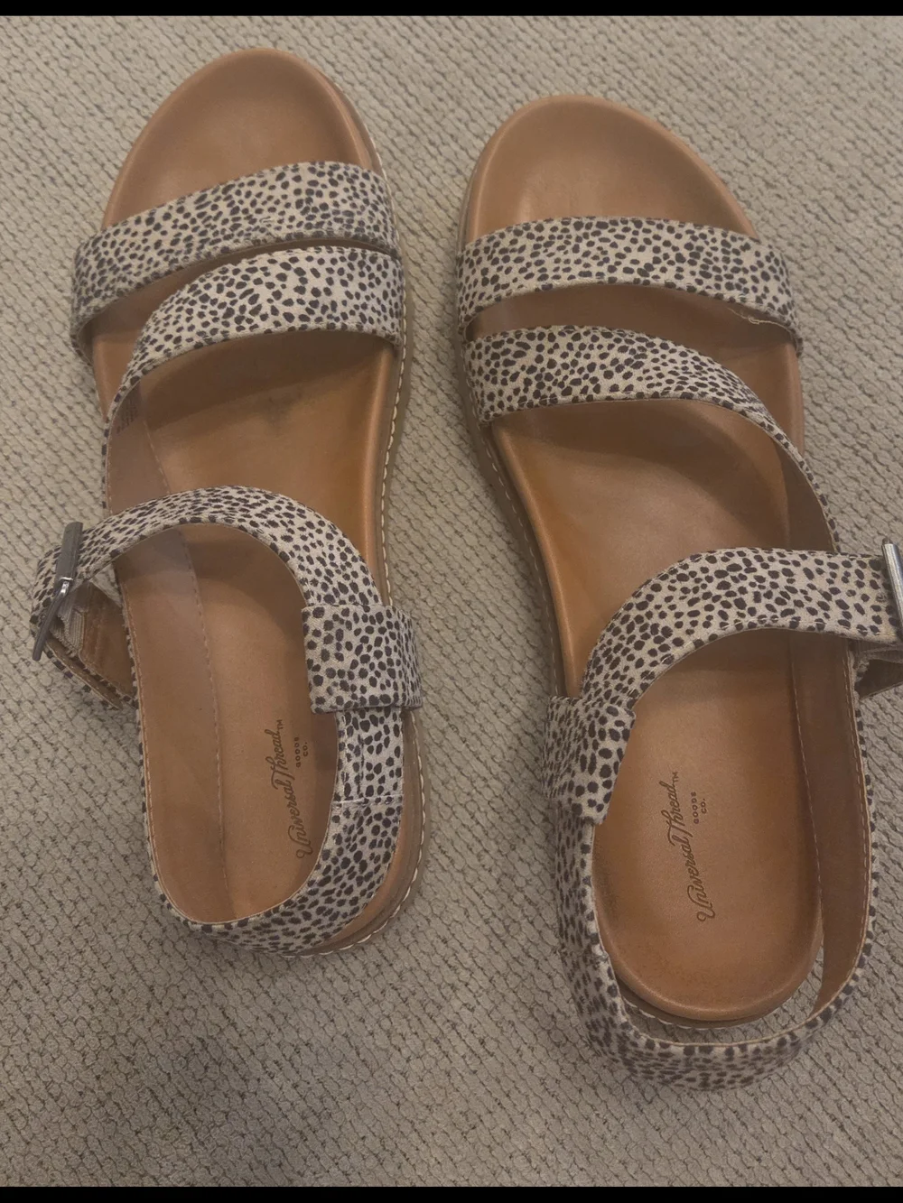 Universal Thread Cream and Black Speckled Strap Sandals - Picture 4 of 5